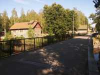 Kvarnen fr�n 1700-talet sedd fr�n bron �ver forsen