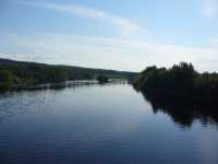 Dal�lven uppstr�ms. N�gra kilometer l�ngre upp kommer man till Stora Skedvi kraftverk.