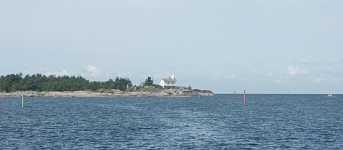 Navens v�lk�nda fyr markerar gr�nsen mellan Ekenleden och Dalbosj�n.