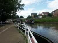 Narrowboats p� Trent & Mersey utanf�r lyftverket