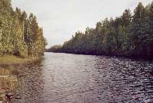 H�yti�inen kanal i Puntarikoski mot sj�n H�yti�inen.