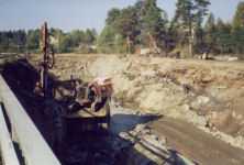 T�n� p�iv�n� kanavia ei en�� kaiveta k�sin.