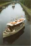Sillalta P�ij�nteelle p�in otettu kuva. Moottorialus Ramona etualalla. Taustalla m/s Suomen neito.
