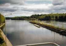 Farleden nedstr�ms mot staden Joensuu.