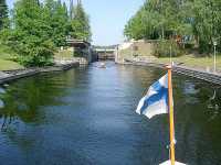 N�jesb�tar i slussen p� v�g nedstr�ms.