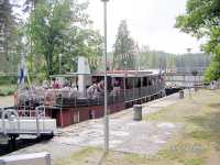 Matkustajalaiva m/s Puijo sulussa.
