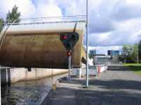 Slussen har giljotinportar.