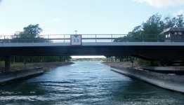 Silta veneest� l�nteen n�htyn�