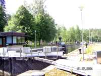N�kym� yl�portilta alavirtaan p�in.