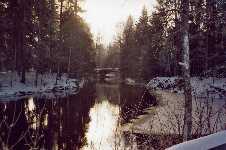 K�velysilta kanavan yli maantien 71 suuntaan.