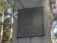 Muistolaatta Pontuksen kaivannossa, joka kaivettiin vuosina 1607-1609. Tarkoitus oli yhdist�� Viipuri ja Savonlinna vesitiell�.