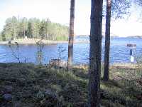 Tikankaivannon avokanava menee Tikansaaren l�pi.