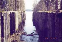 Vianto sluss var alldeles f�r smal och togs ur bruk n�r Ahkionlahti kanal blev f�rdig.