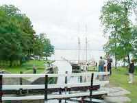 Skuta p� v�g in i Borenshults slusstrappa.