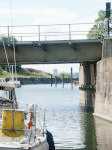 Inne i slussan, v�ntar p� bro�ppning