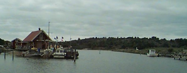 The R�s� side of Eskil's canal and �nnered's harbour looks like a genuine fishing village.