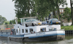 V�ntan vid slussen i Groningen