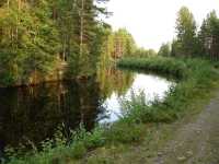 Kanalen fr�n Knon n�gra 100 meter fr�n dammen