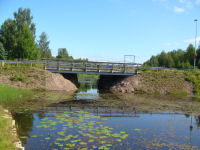 V�gbron sedd fr�n nedstr�ms.