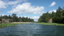 P� v�g s�derut i kanalen.