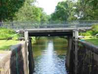 Lustigkulla nedre sluss, nedre slussportar med gatubron ovanf�r.