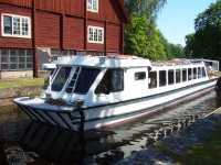 M/S Str�msholm passerar Virsbo sluss.